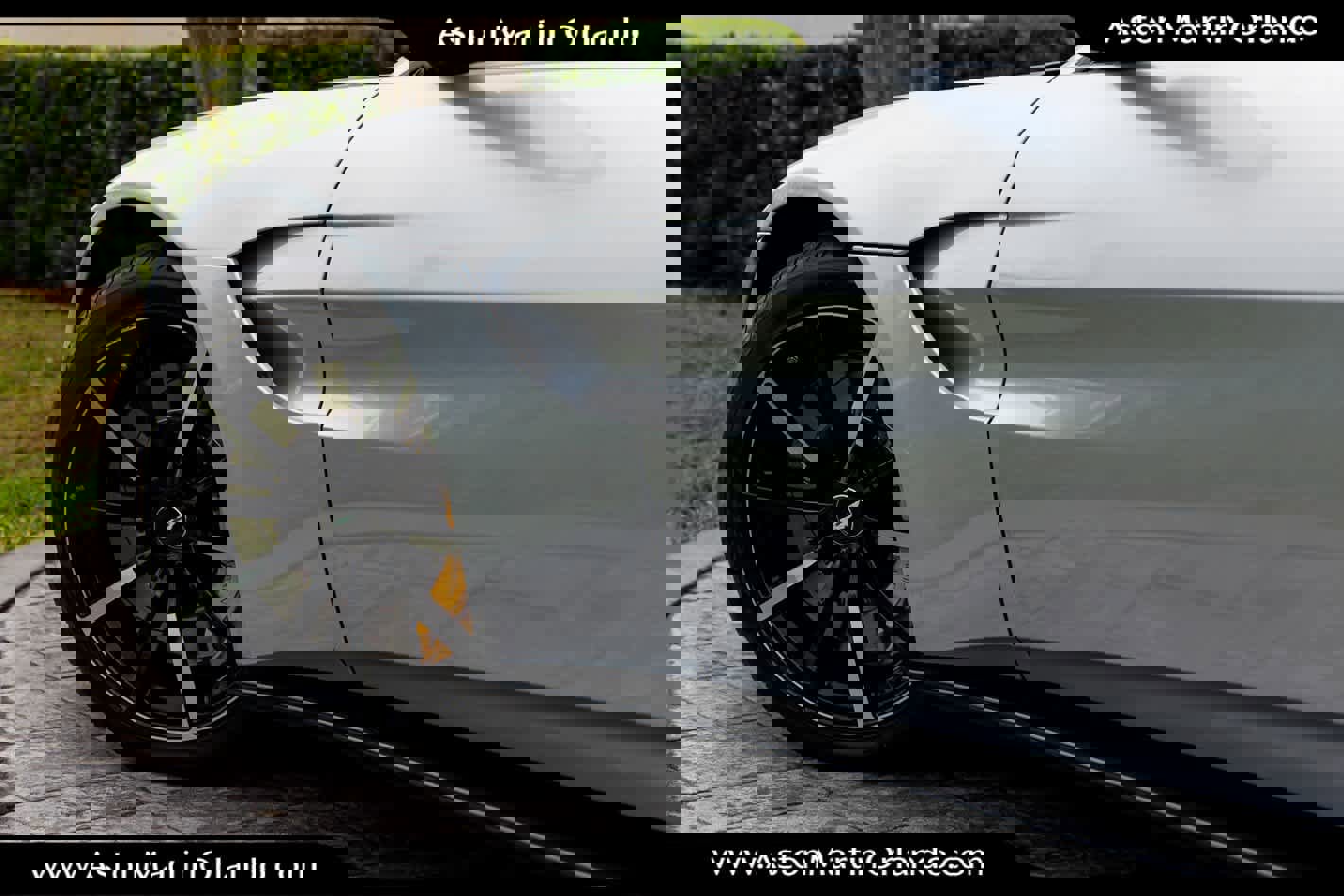 Used 2022 Aston Martin V8 Vantage Coupe image 30