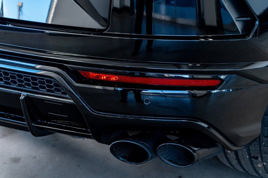 Used 2021 Lamborghini Urus image 32