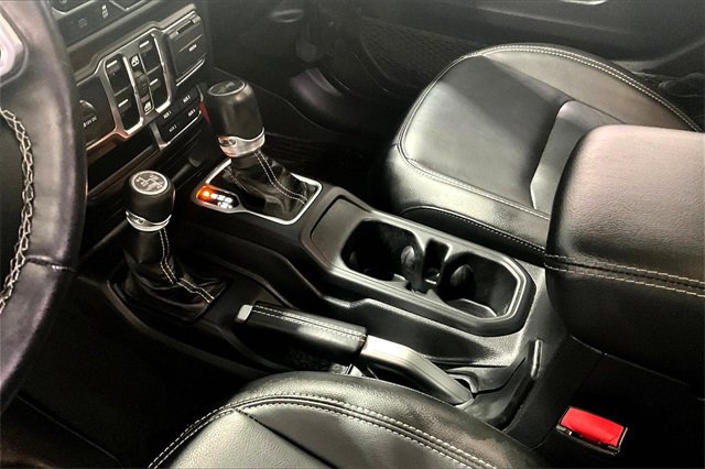 Used 2022 Jeep Wrangler Unlimited Sahara w/ Cold Weather Group image 18