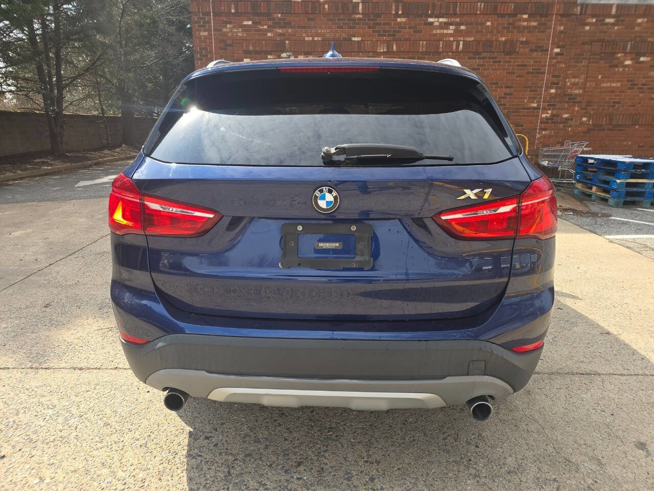 Used 2017 BMW X1 sDrive28i FWD image 2