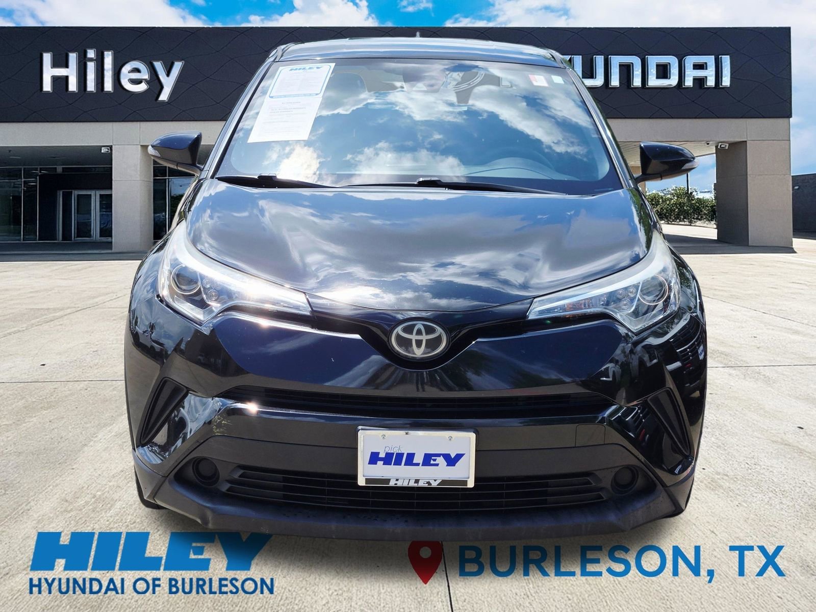 Used 2018 Toyota C-HR XLE image 6