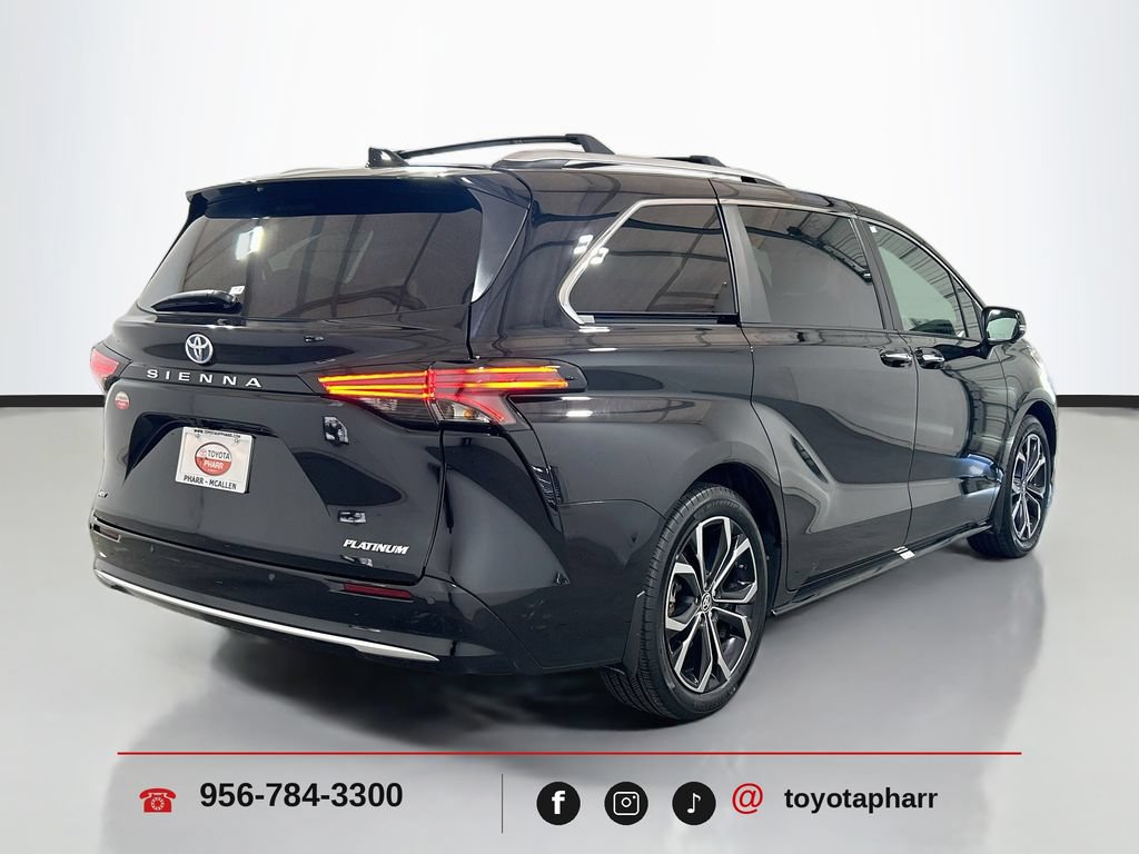 Used 2025 Toyota Sienna Platinum FWD image 4