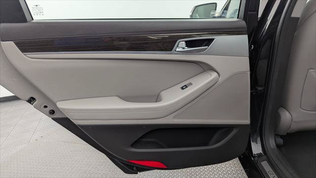 Used 2020 Genesis G80 3.8 RWD image 12