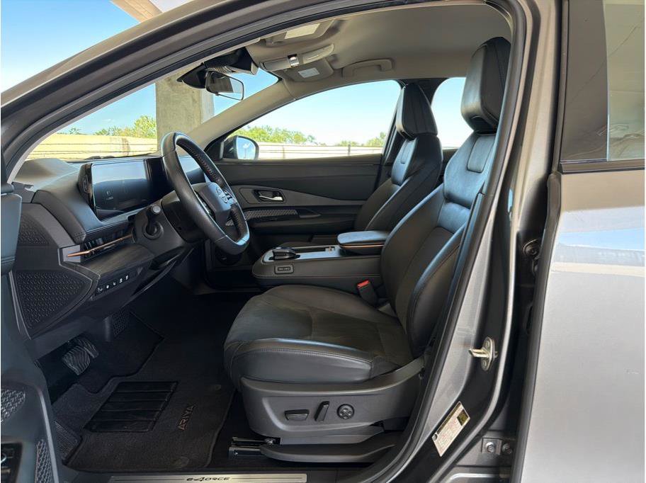 Used 2024 Nissan Ariya AWD image 10