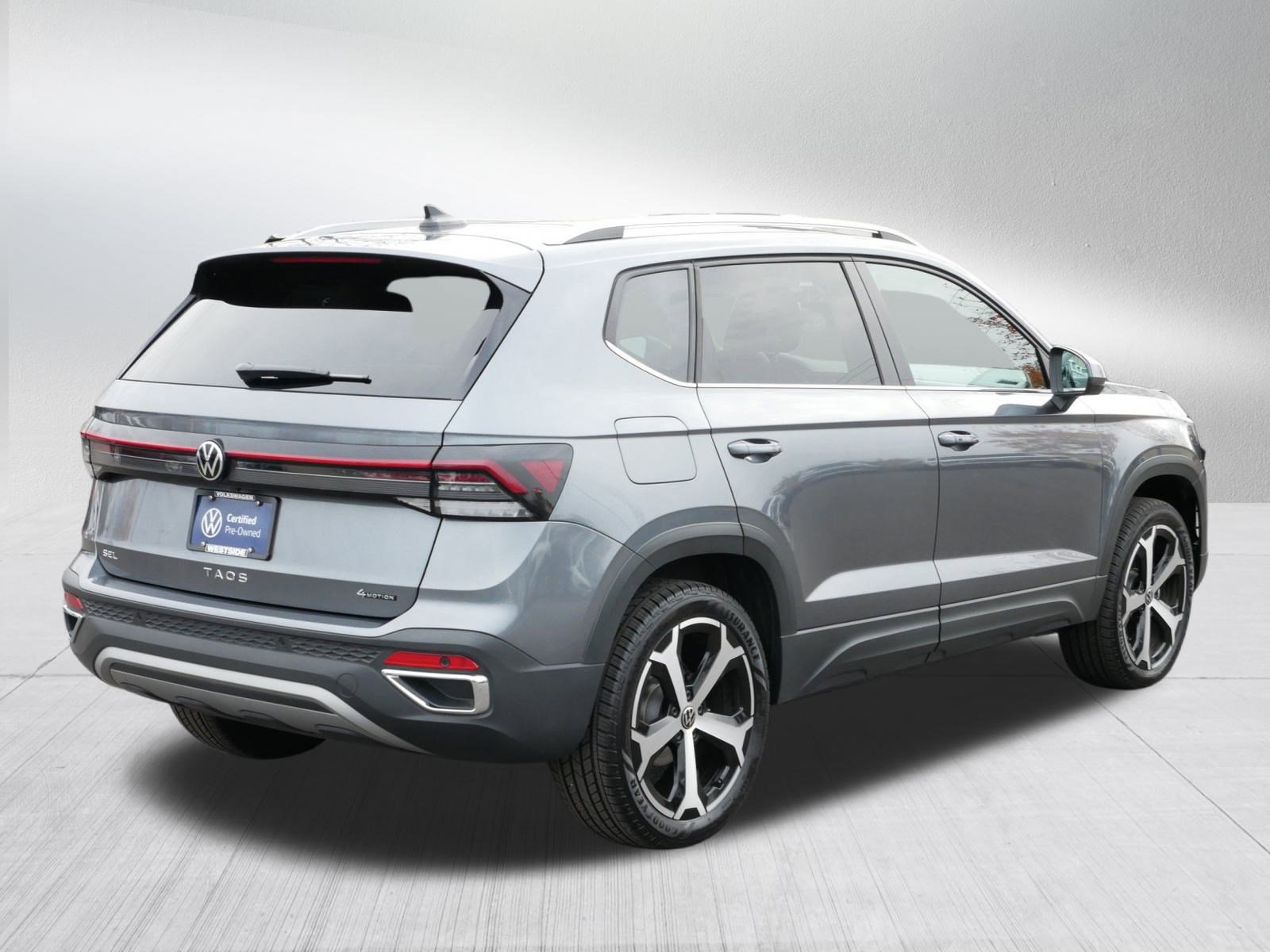 Certified 2025 Volkswagen Taos SEL image 7