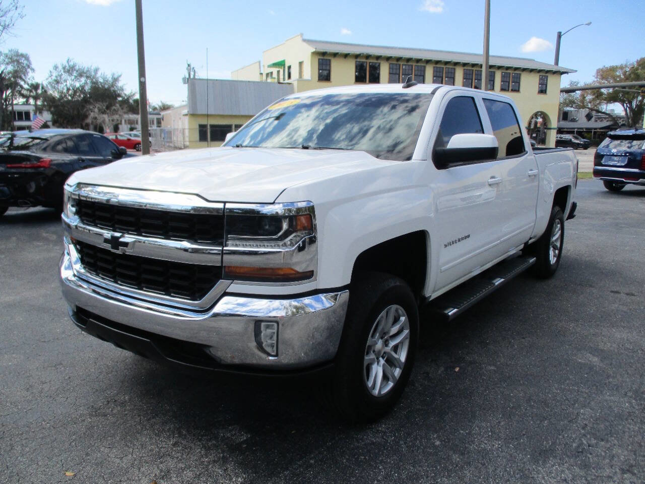 Used 2018 Chevrolet Silverado 1500 LT w/ All Star Edition RWD image 4