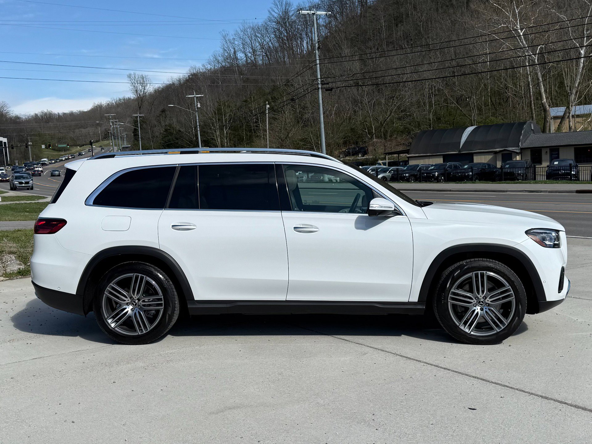 Used 2025 Mercedes-Benz GLS 450 4MATIC image 7