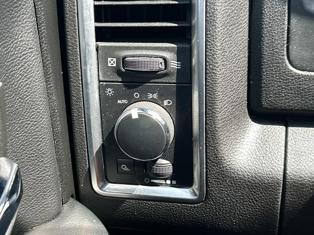 Used 2022 RAM 1500 Warlock AWD/4WD image 33