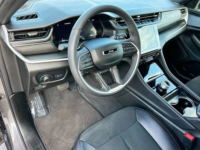 Used 2024 Jeep Grand Cherokee L Altitude AWD/4WD image 9