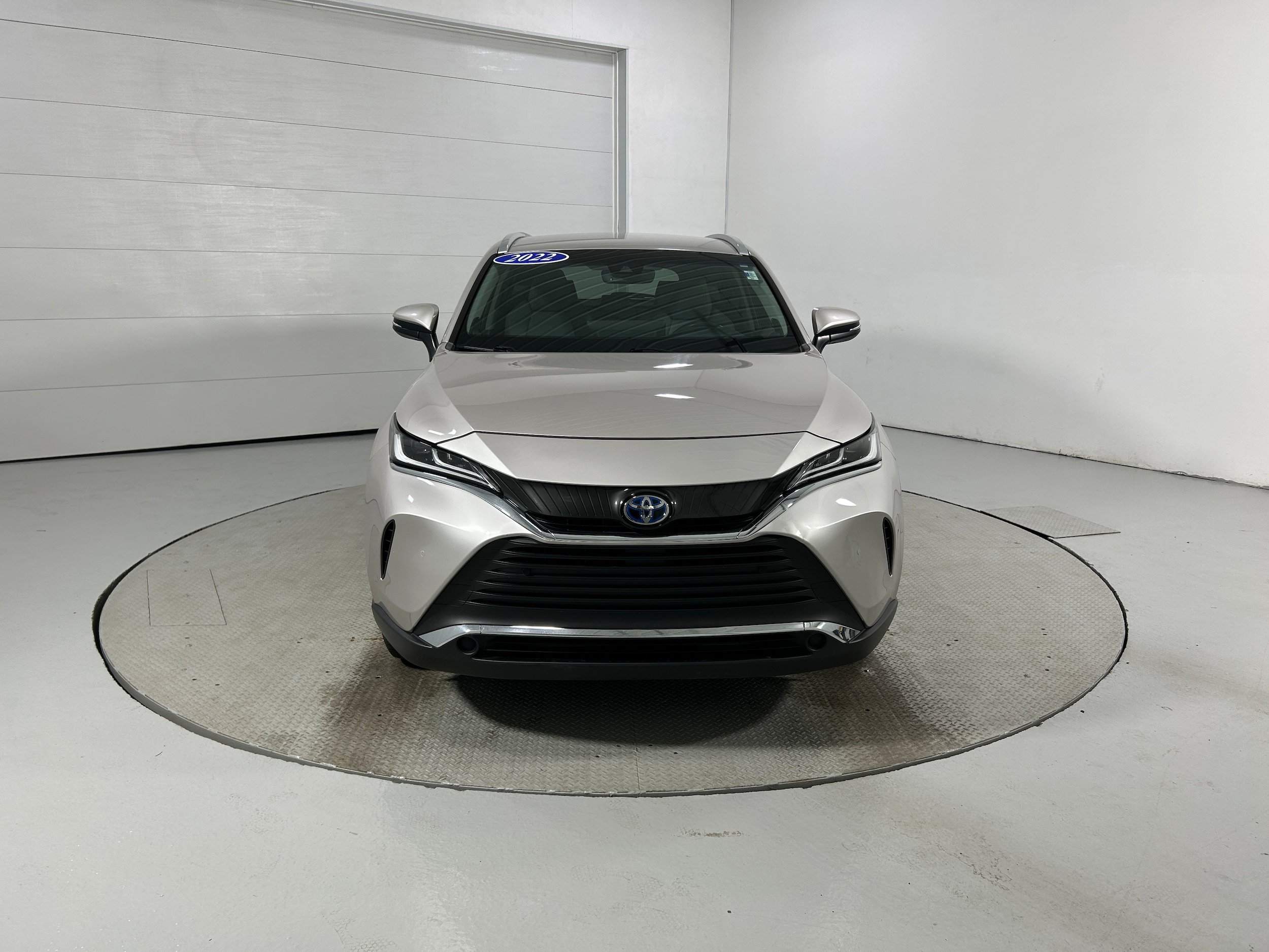 Used 2022 Toyota Venza XLE AWD/4WD image 17