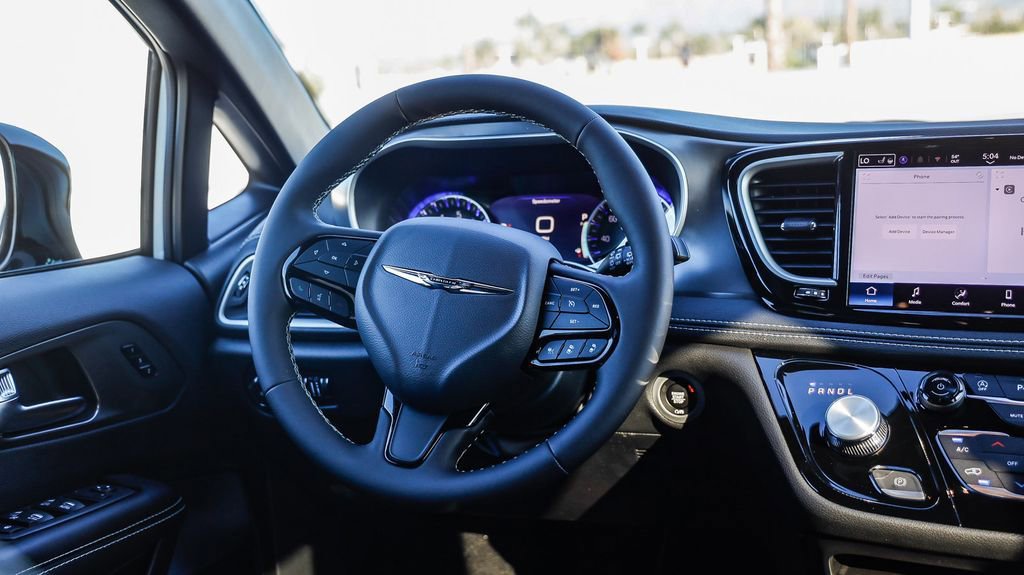 New 2026 Chrysler Pacifica Select w/ S Appearance Package image 17