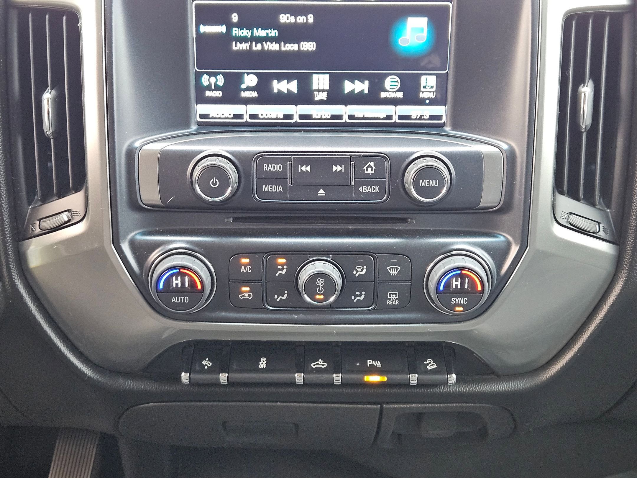 Used 2018 Chevrolet Silverado 1500 LT w/ Texas Edition image 19