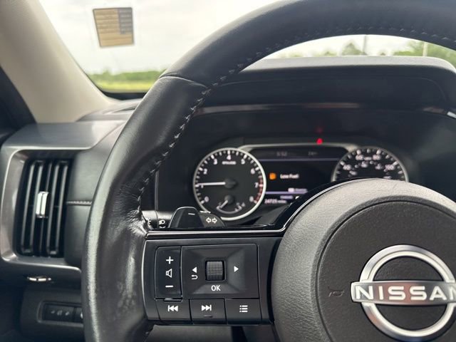 Used 2024 Nissan Pathfinder SL FWD image 12