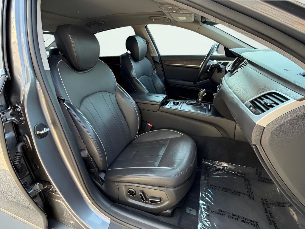Used 2015 Hyundai Genesis 3.8 w/ Option Group 04 image 31