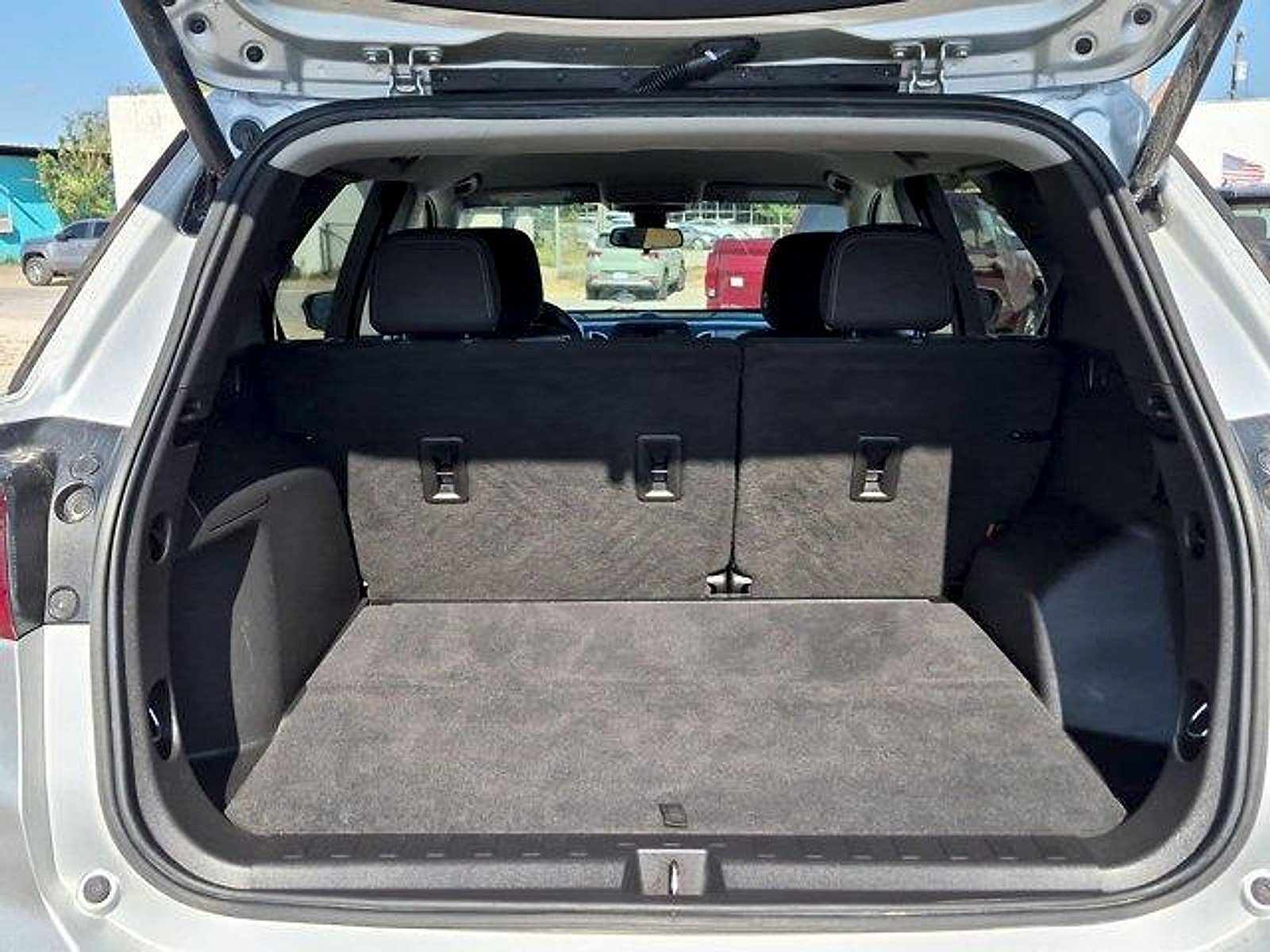 Used 2021 Chevrolet Equinox LT FWD image 24