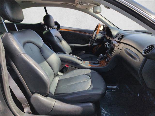 Used 2009 Mercedes-Benz CLK 550 Coupe image 23