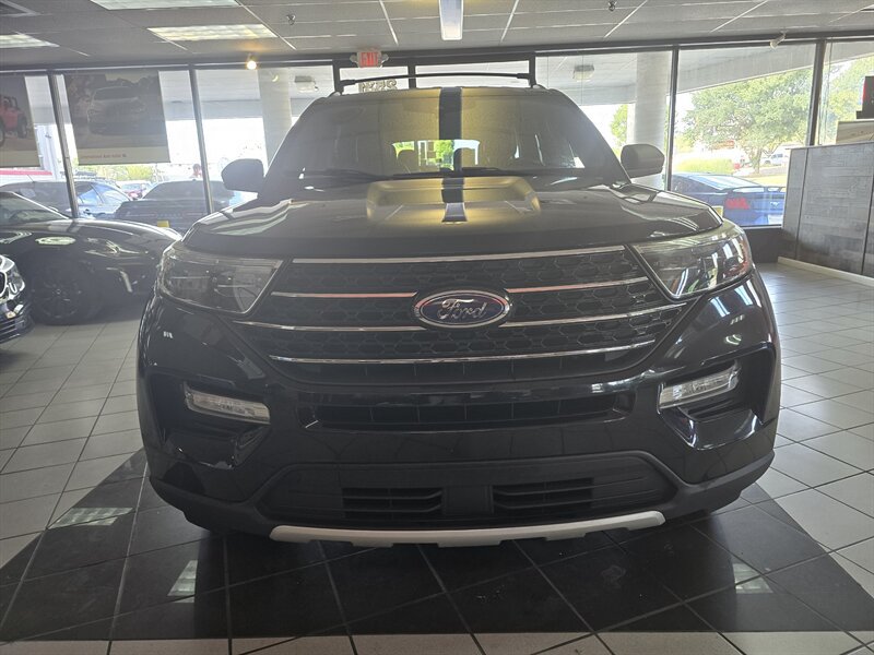 Used 2020 Ford Explorer XLT w/ Equipment Group 202A AWD/4WD image 2