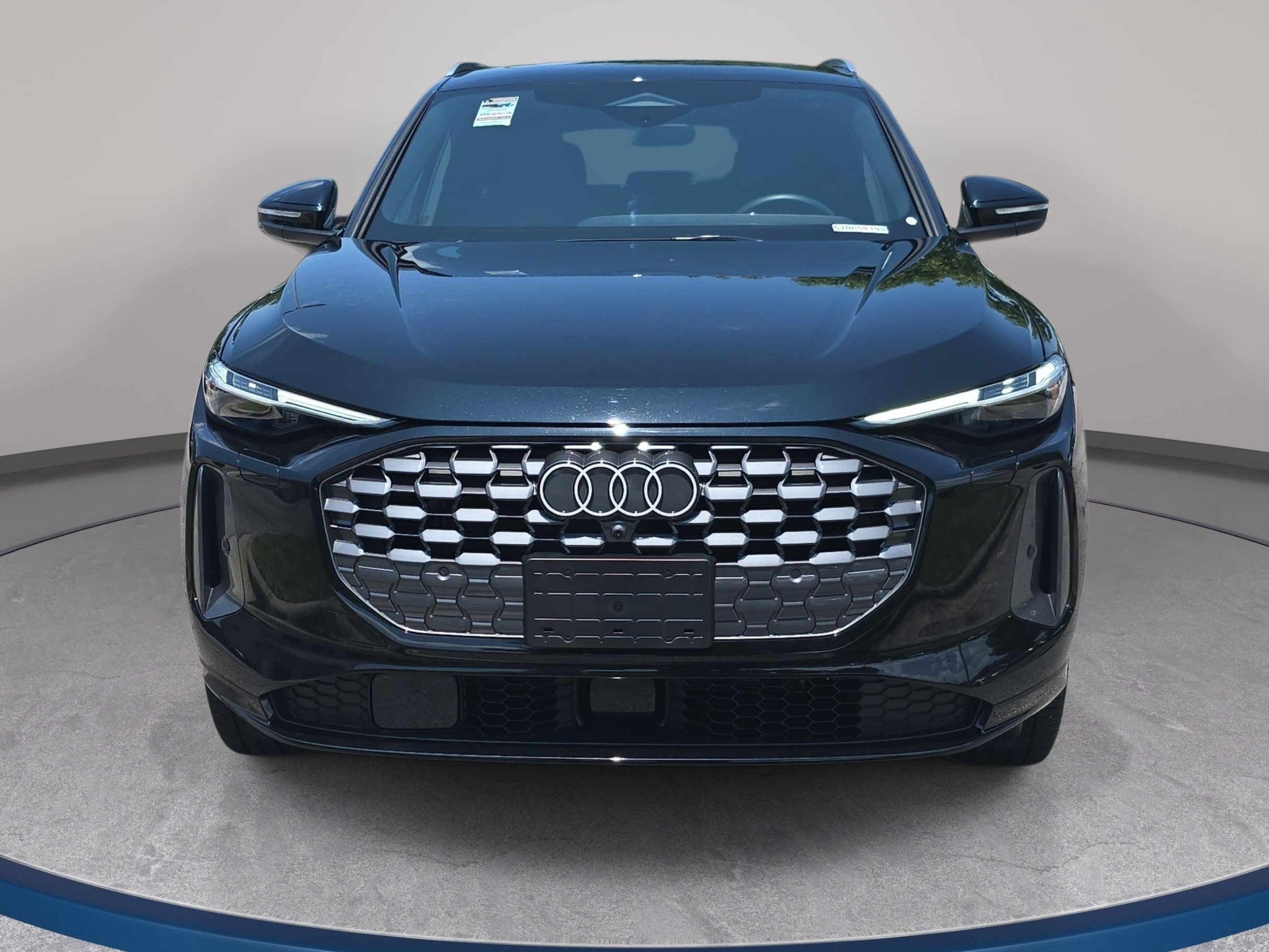 Certified 2025 Audi Q5 Premium Plus w/ Premium Plus AWD/4WD image 2