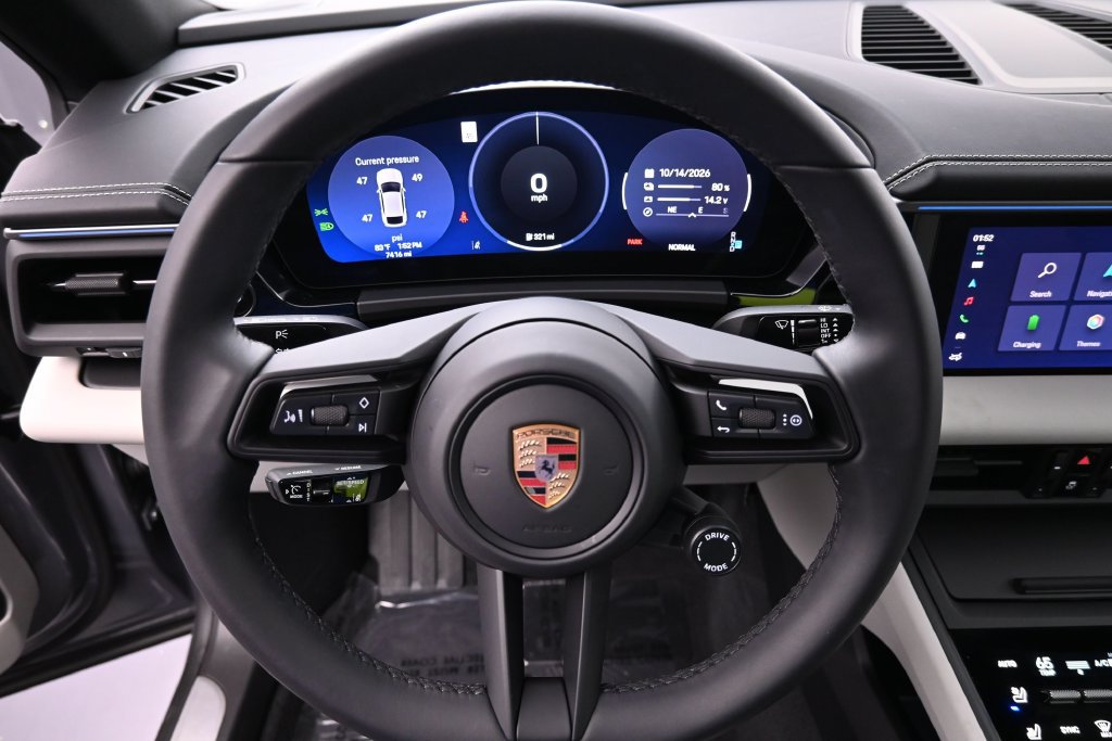 Certified 2025 Porsche Macan Electric RWD image 12