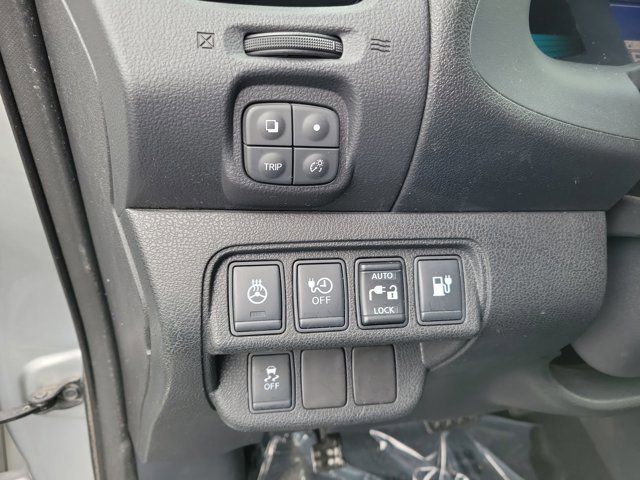 Used 2015 Nissan Leaf SL w/ Premium Package image 20