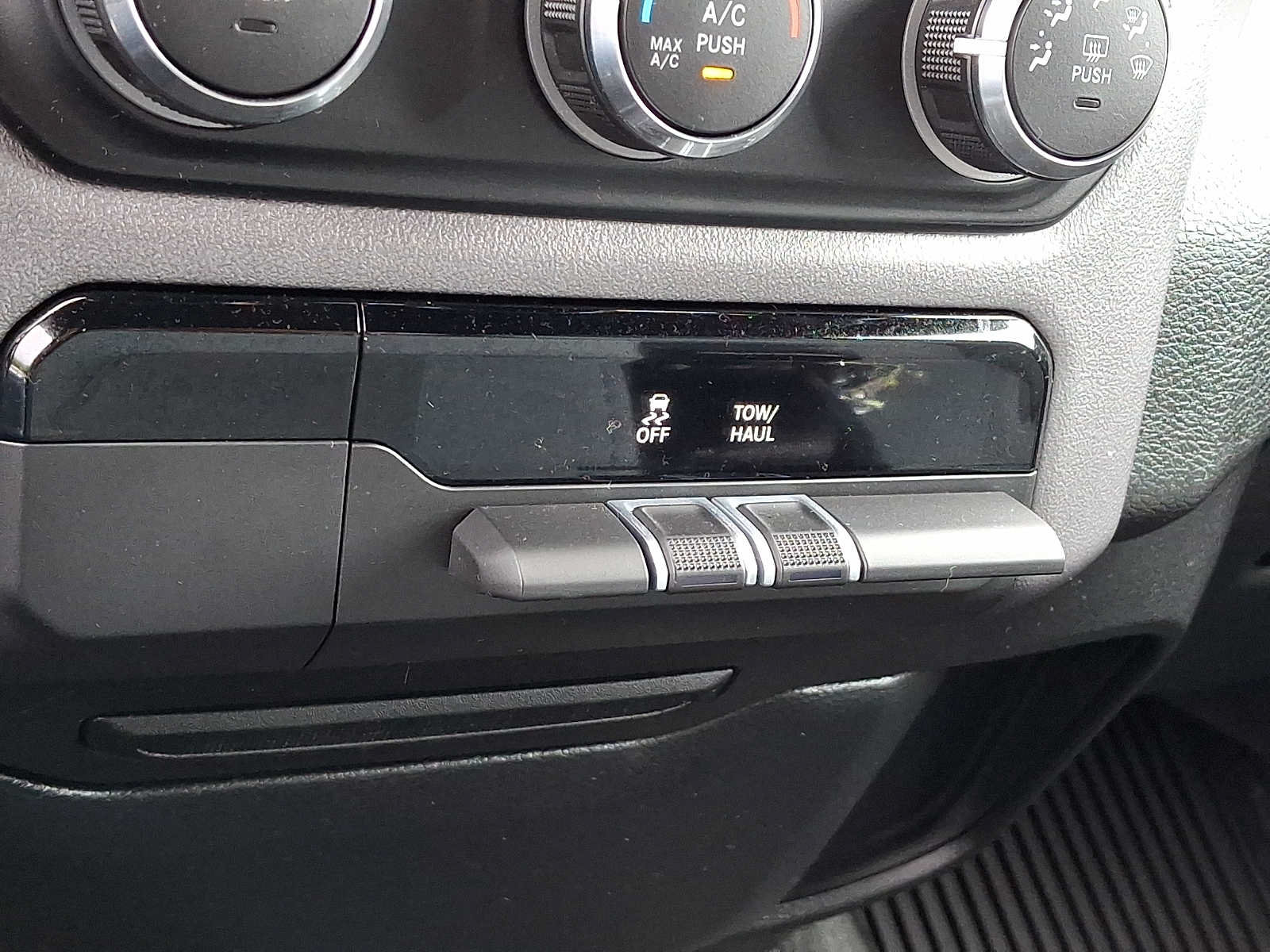 Used 2022 RAM 1500 Big Horn AWD/4WD image 23
