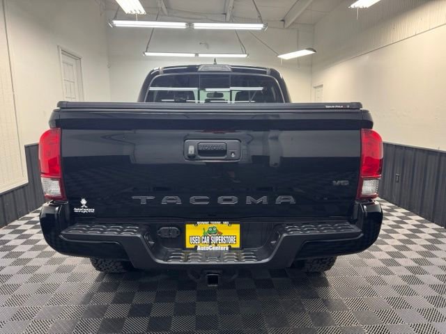 Used 2017 Toyota Tacoma TRD Off-Road AWD/4WD image 6