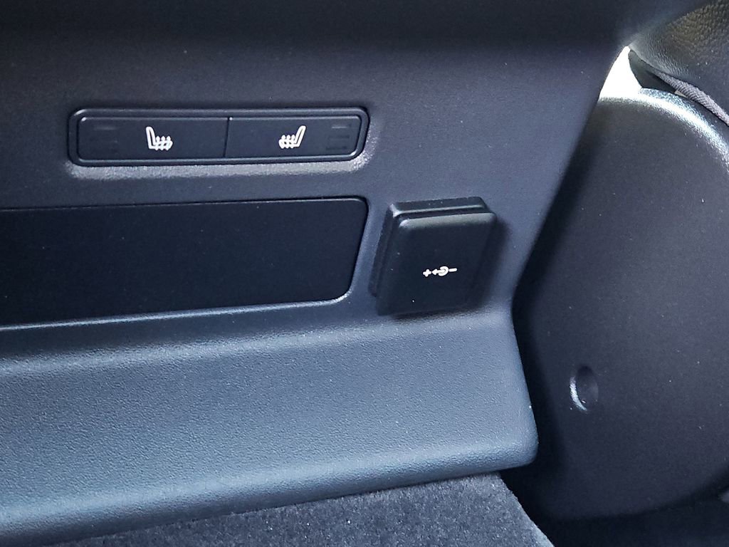 Used 2023 Land Rover Range Rover Velar R-Dynamic S image 24