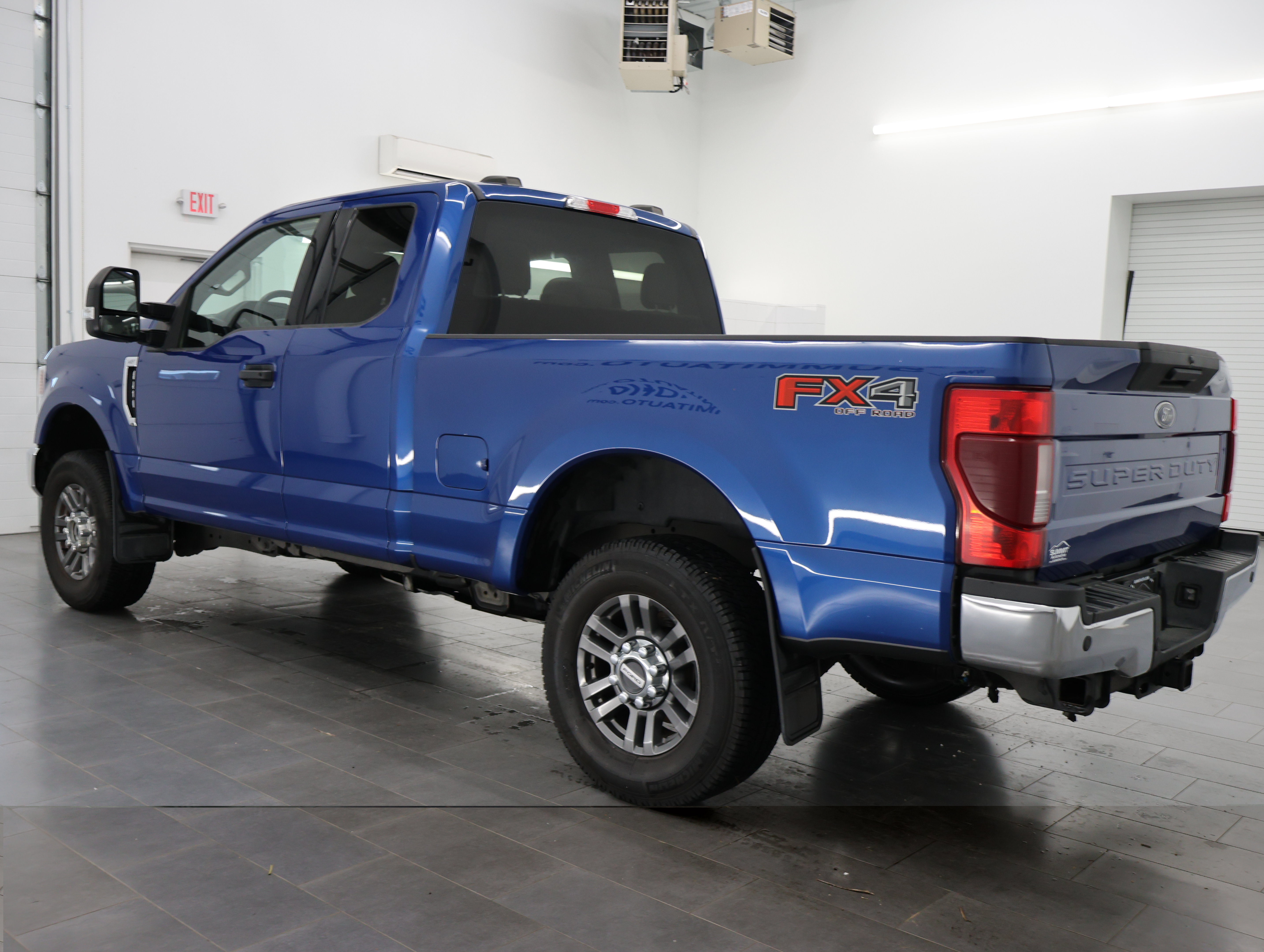 Used 2022 Ford F250 XLT w/ FX4 Off-Road Package AWD/4WD image 6