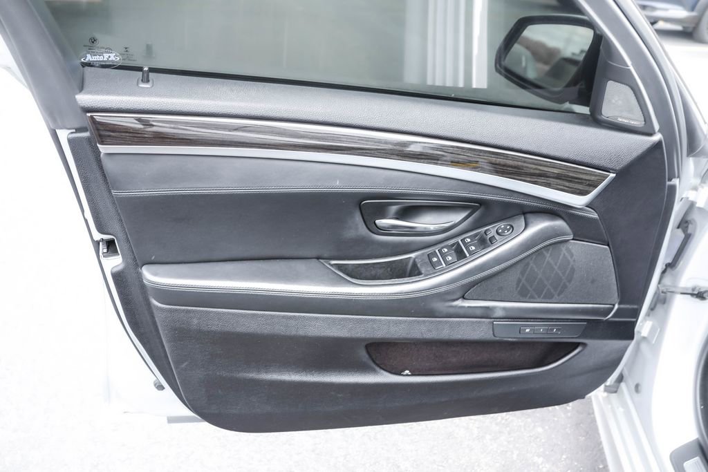 Used 2016 BMW 535i xDrive Sedan w/ M Sport AWD/4WD image 25