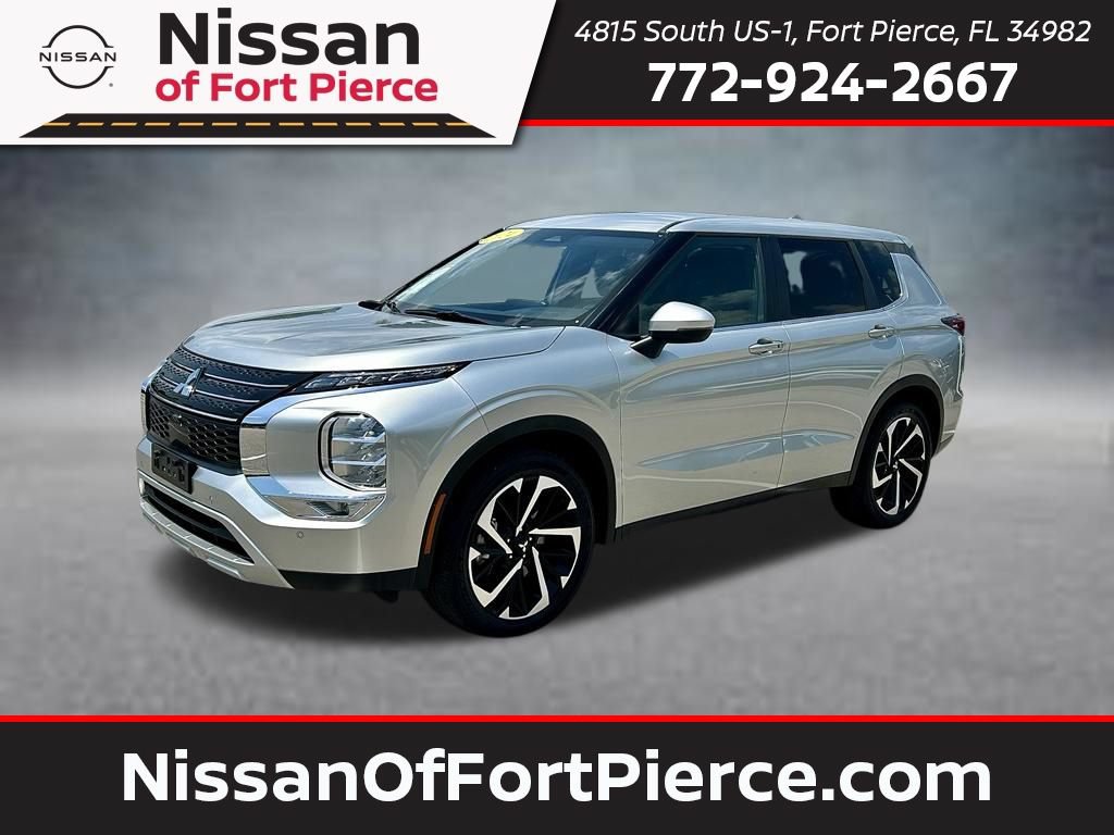 Used 2024 Mitsubishi Outlander SE
