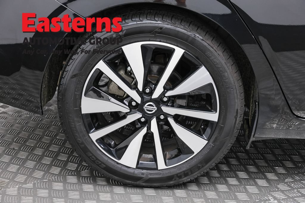 Used 2023 Nissan Sentra SV w/ SV Premium Package FWD image 30