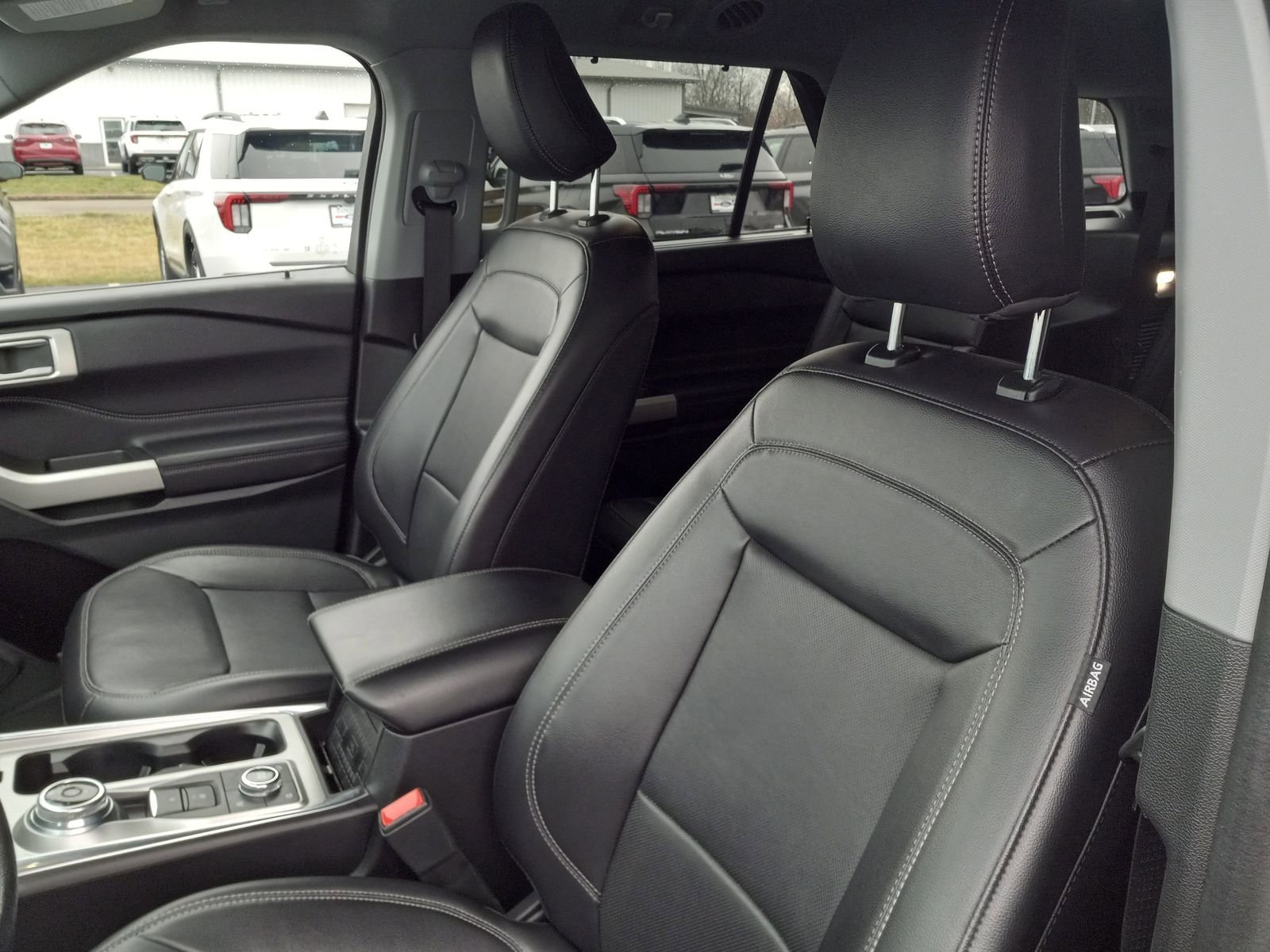 Used 2023 Ford Explorer Limited image 14