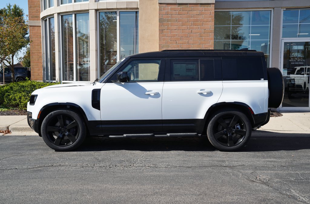 New 2026 Land Rover Defender 110 X-Dynamic SE AWD/4WD image 2