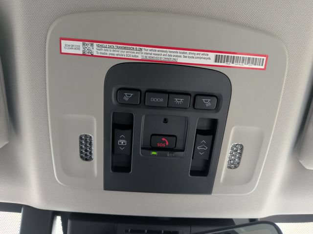 Used 2025 Toyota Camry XLE FWD image 28