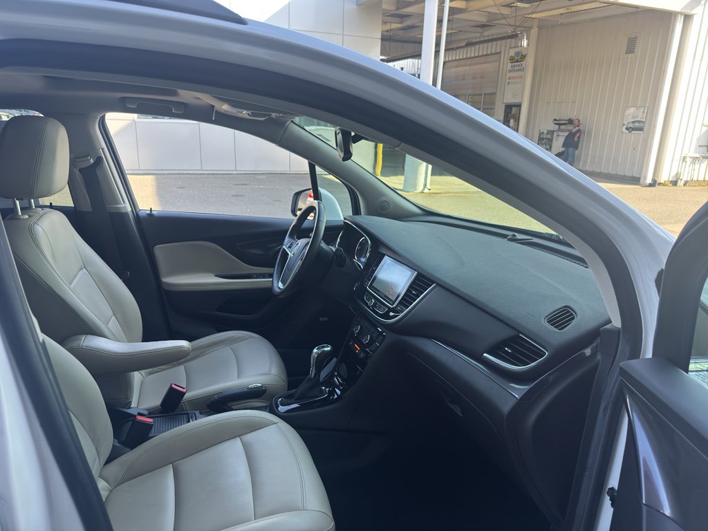 Used 2017 Buick Encore Premium w/ Experience Buick Package image 17