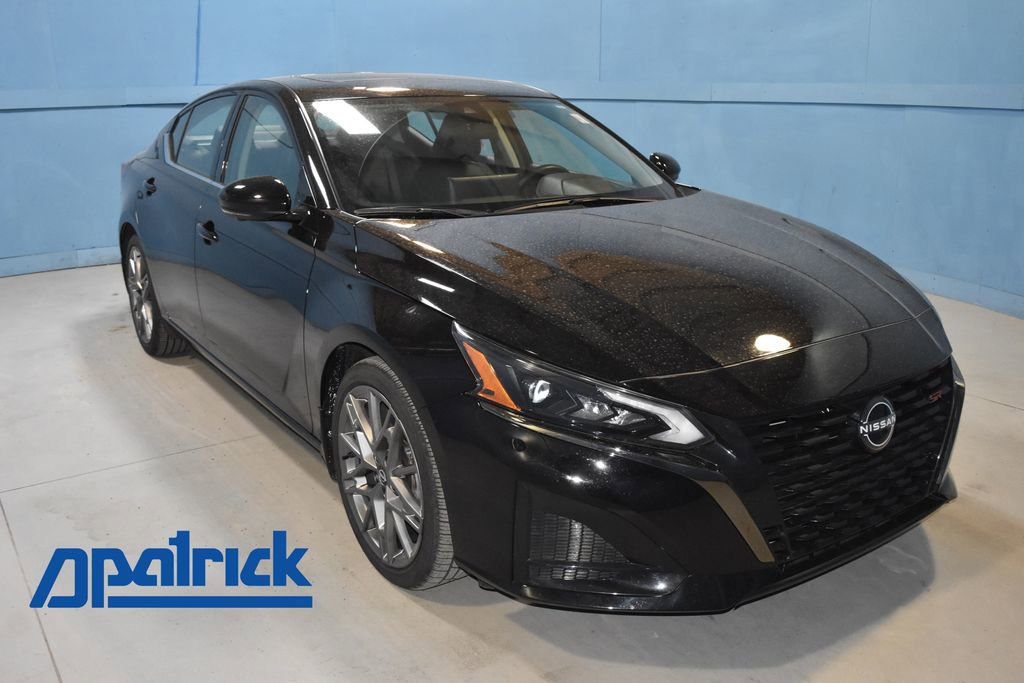 Certified 2024 Nissan Altima 2.0 SR image 1