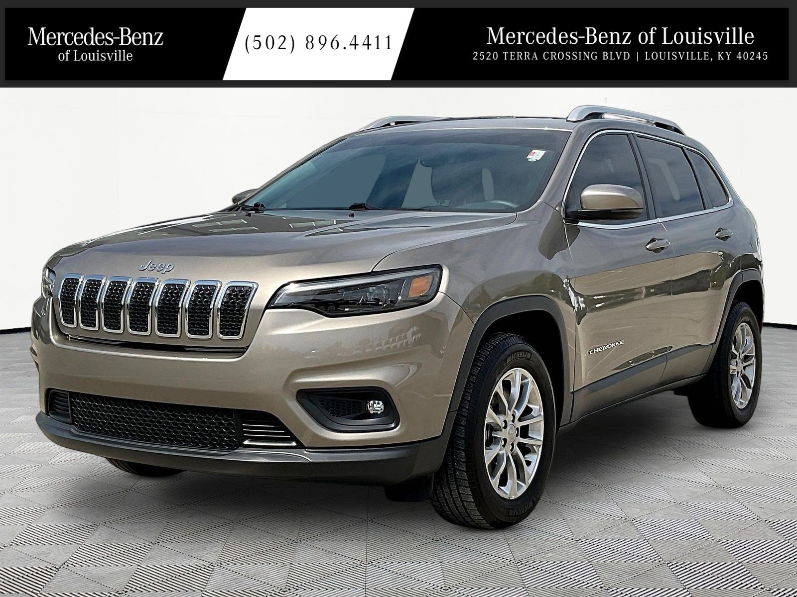 Used 2019 Jeep Cherokee Latitude Plus w/ Comfort/Convenience Group AWD/4WD image 1