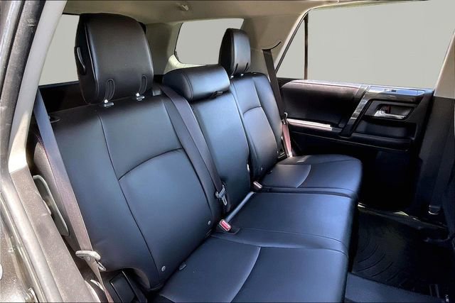 Used 2018 Toyota 4Runner TRD Off-Road Premium AWD/4WD image 17