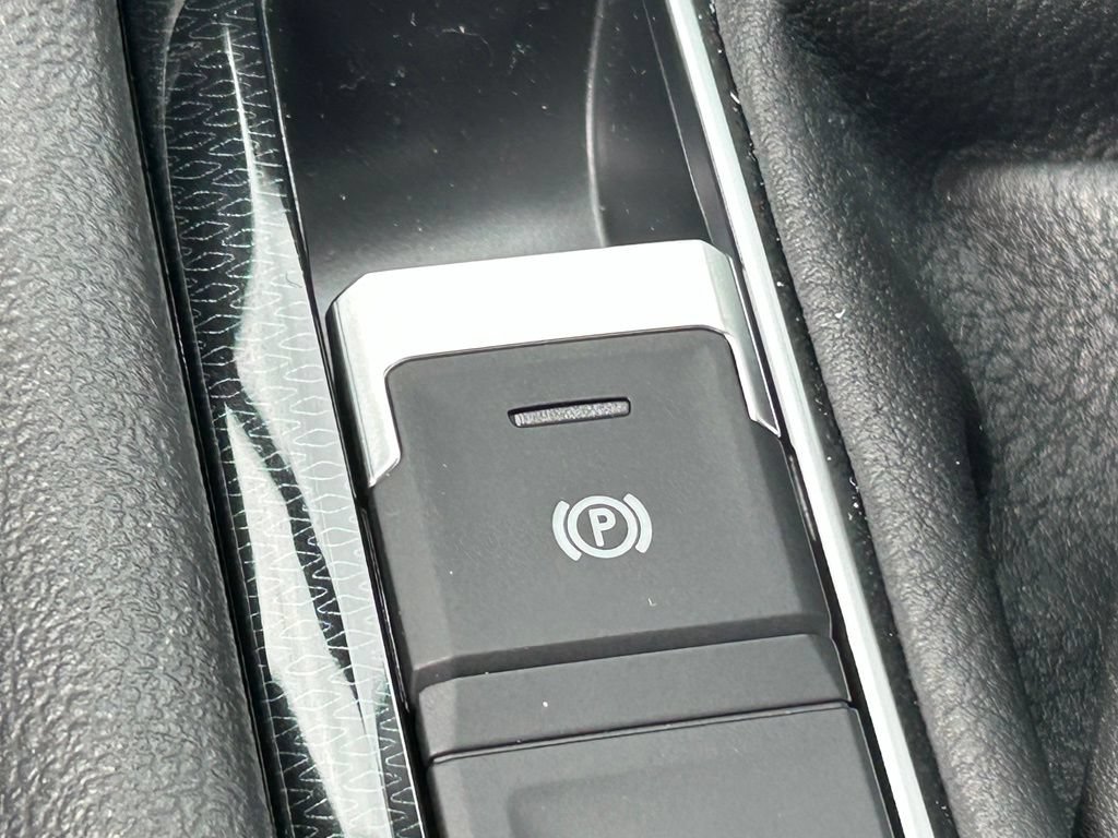New 2026 Volkswagen Taos SE FWD image 49