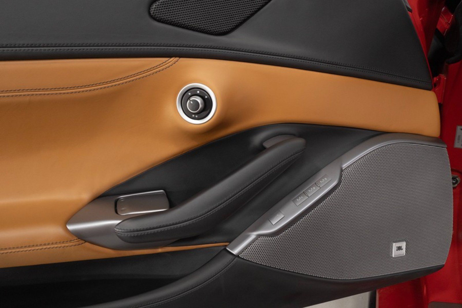 Used 2019 Ferrari Portofino RWD image 38