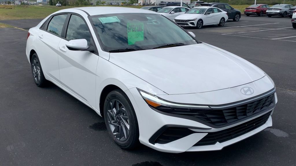 New 2025 Hyundai Elantra Blue w/ Cargo Package image 5