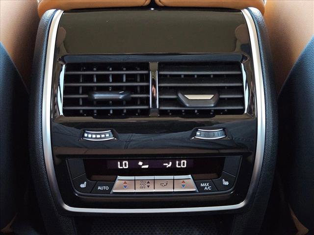 New 2026 BMW X7 xDrive40i w/ Premium Package image 17