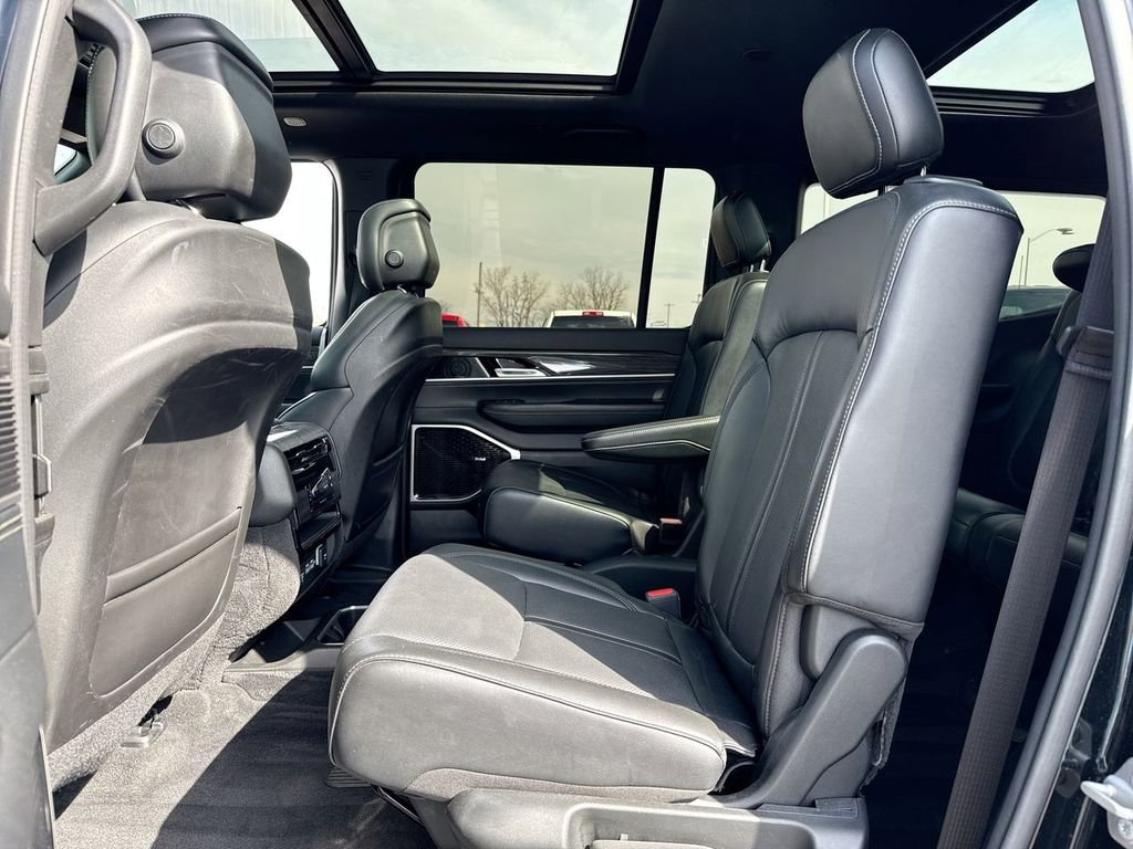 Used 2022 Jeep Wagoneer Series III w/ Premium Group I image 23