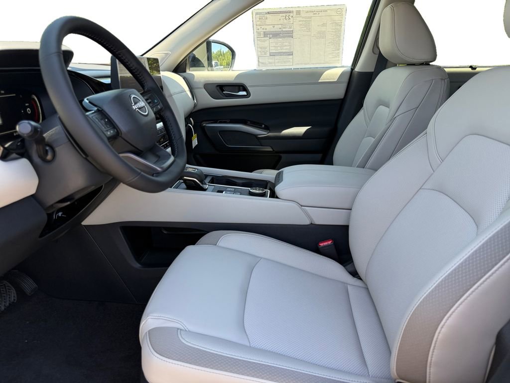 New 2026 Nissan Pathfinder SL w/ SL Premium Package AWD/4WD image 9