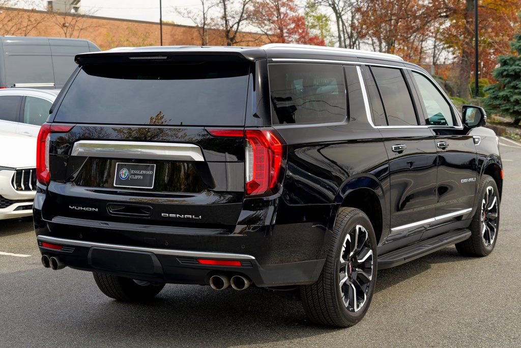 Used 2022 GMC Yukon XL Denali image 7