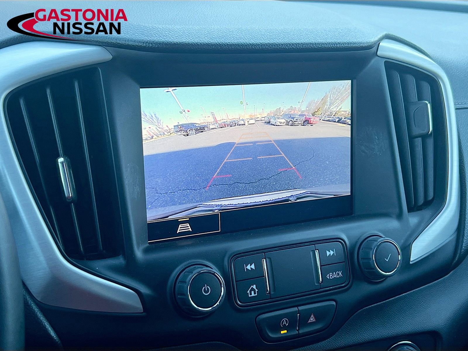 Used 2024 GMC Terrain SLT image 17