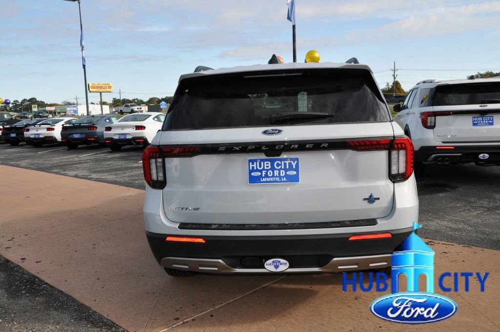 New 2026 Ford Explorer Active w/ Active Comfort Package image 4
