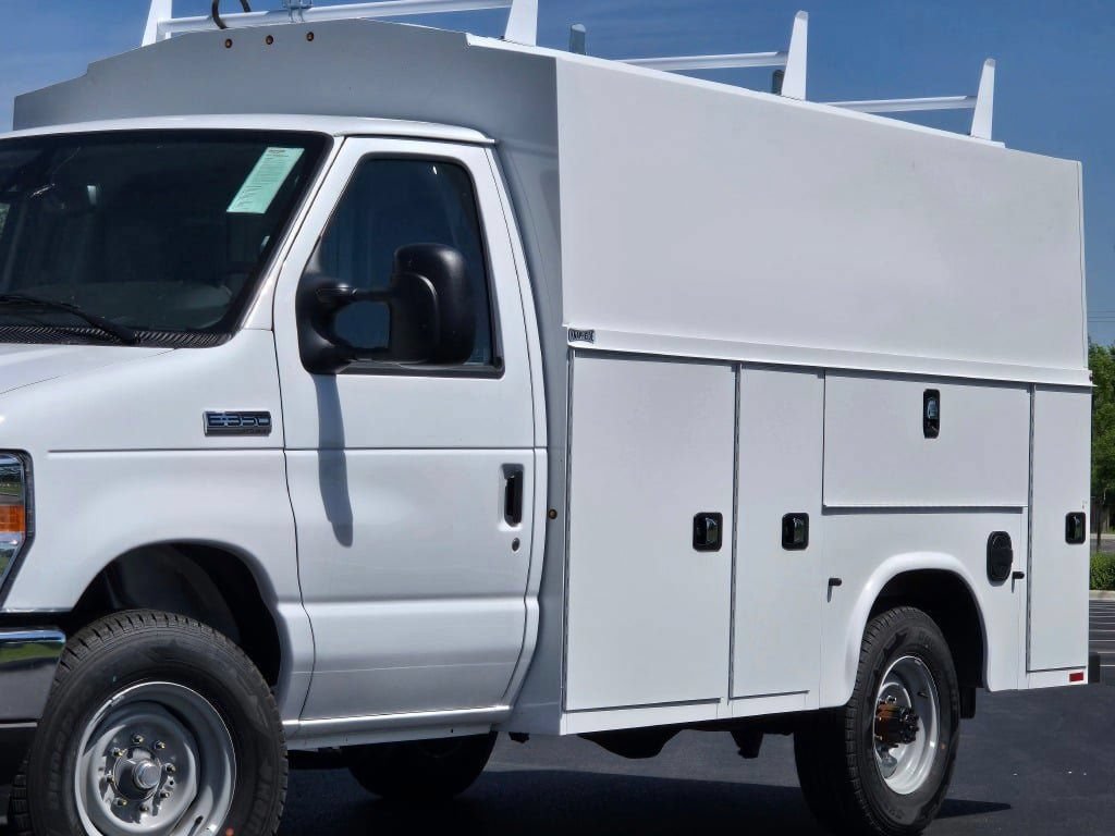 New 2026 Ford E-350 and Econoline 350 Super Duty w/ Power Equipment Group RWD image 3
