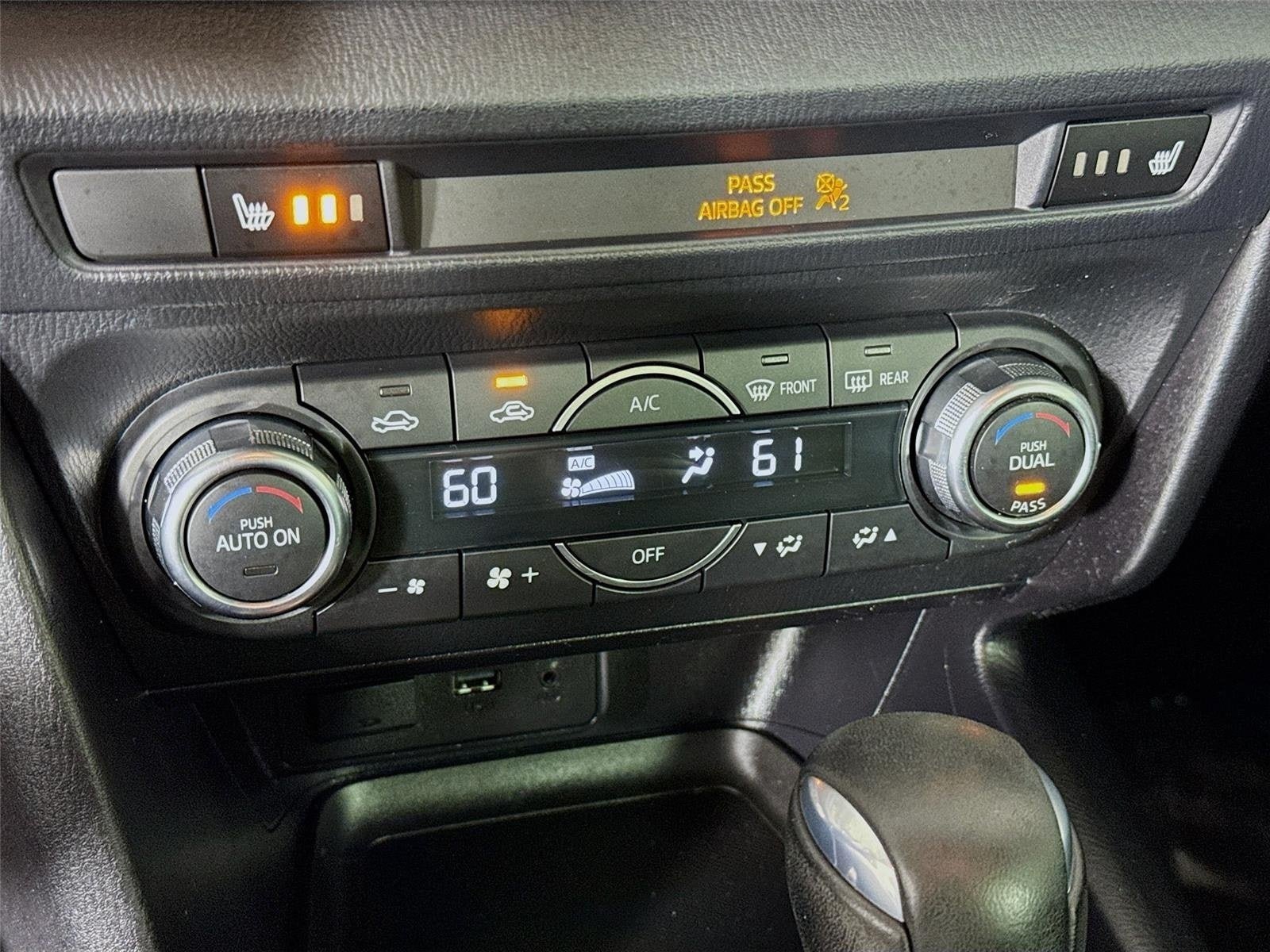 Used 2018 MAZDA MAZDA3 Touring FWD image 16