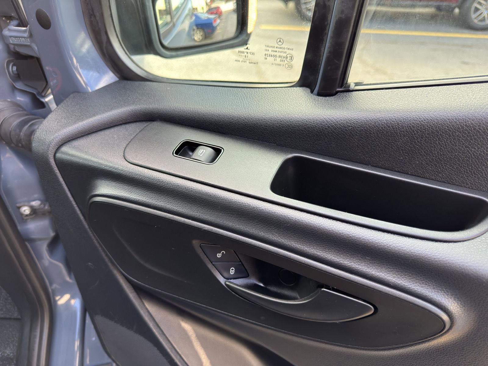 Used 2019 Mercedes-Benz Sprinter 144 image 31